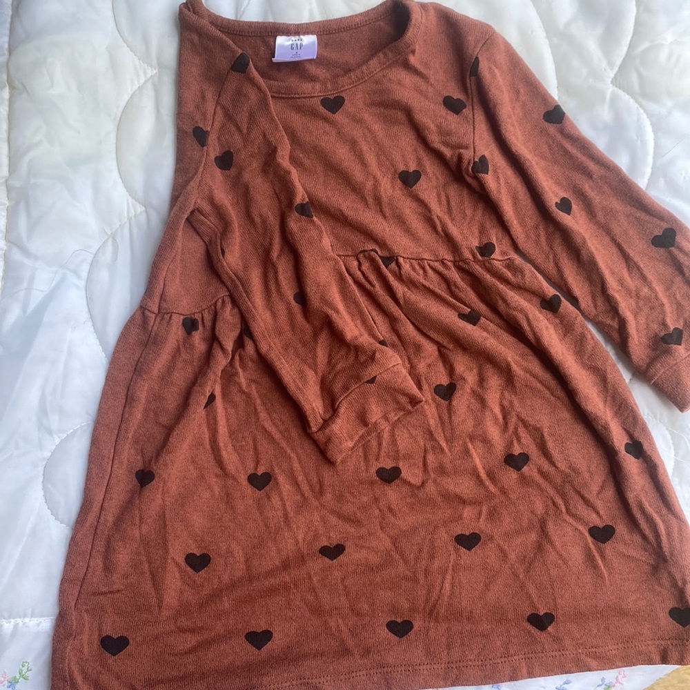 Baby Gap Size 3T long sleeve brown with black hearts top